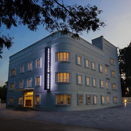 Hotel Sreevalsam Grande Pathanāmthitta Exteriér fotografie