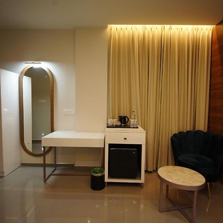 Hotel Sreevalsam Grande Pathanāmthitta Exteriér fotografie