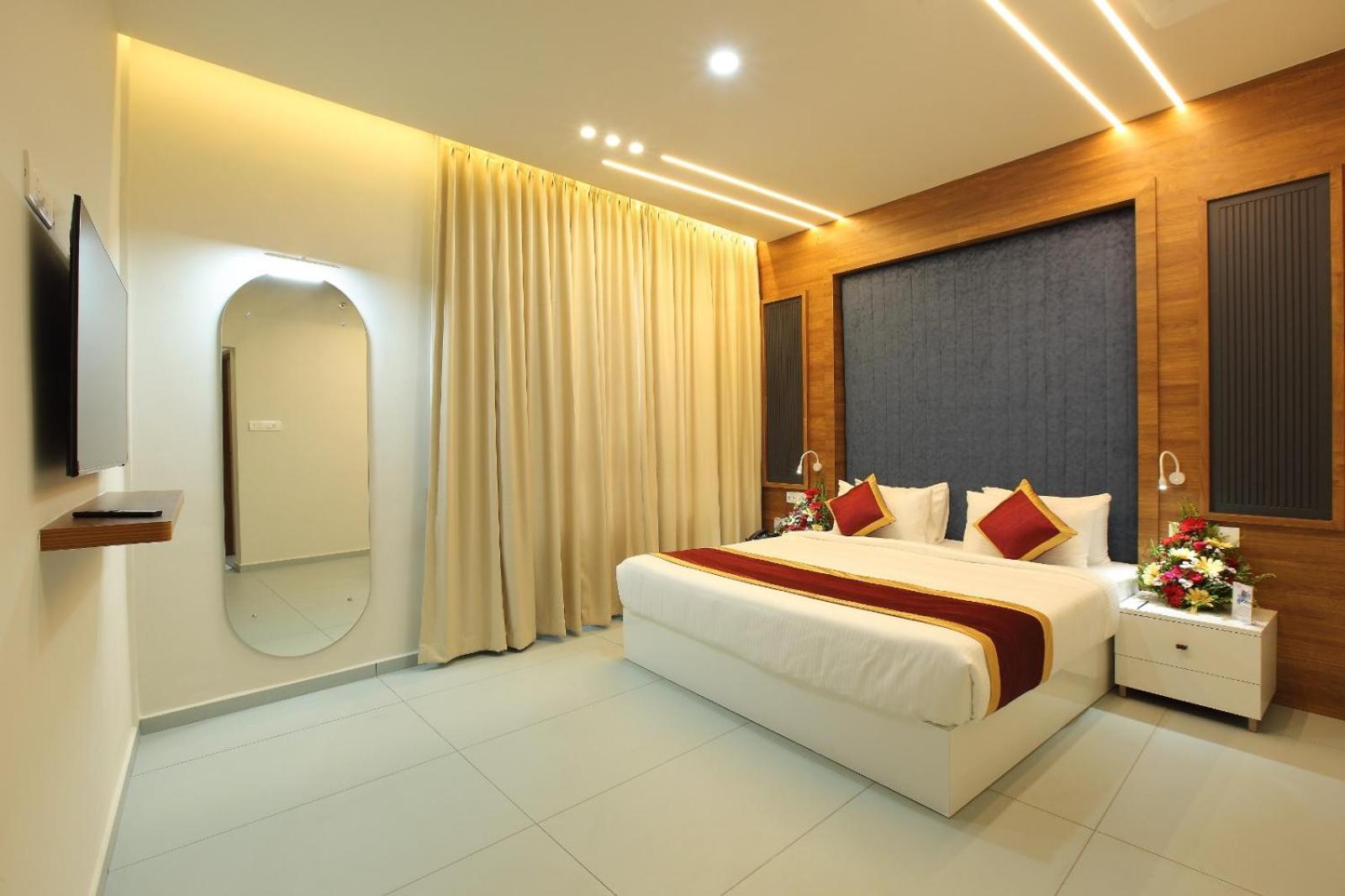 Hotel Sreevalsam Grande Pathanāmthitta Exteriér fotografie
