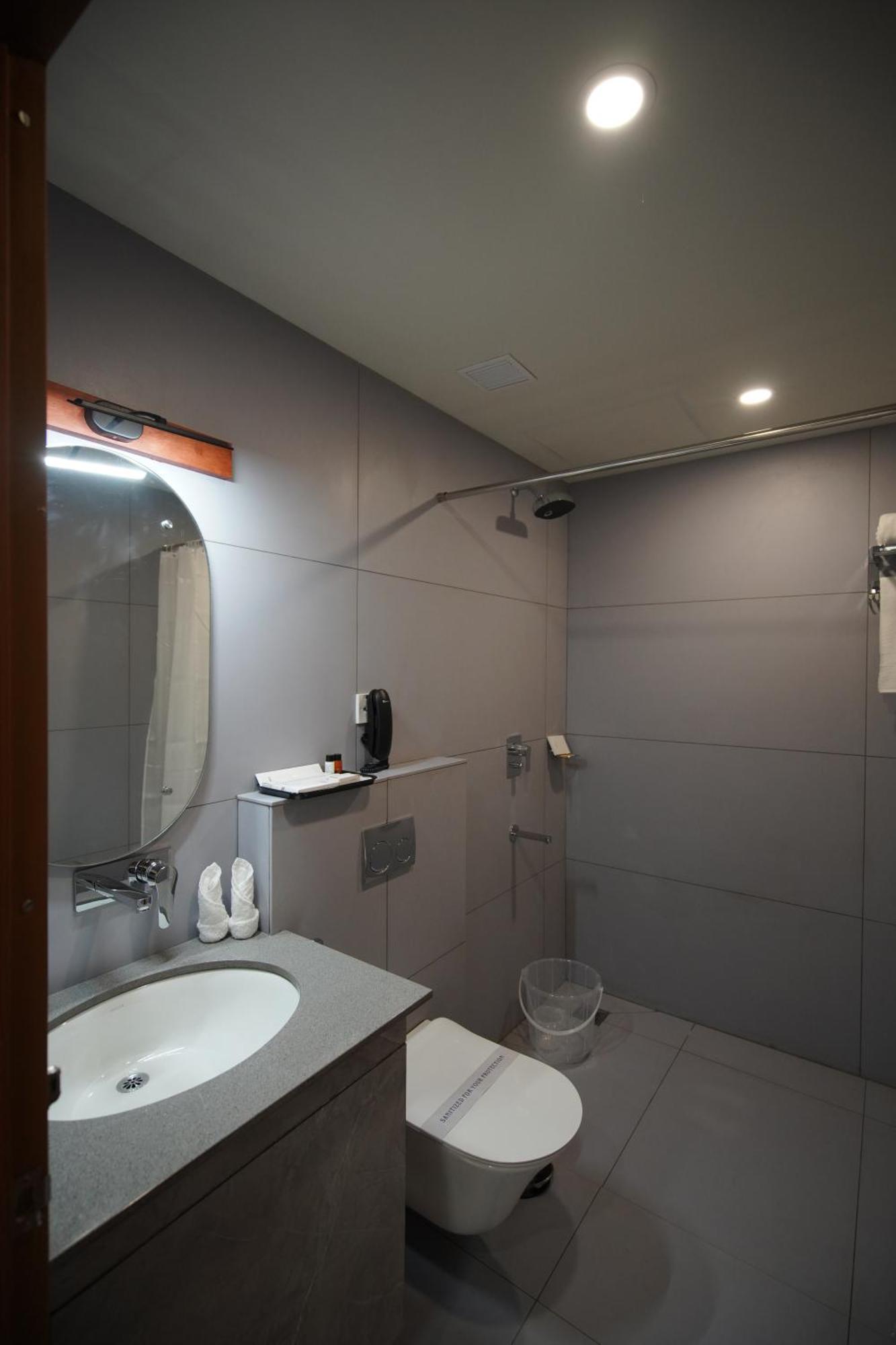 Hotel Sreevalsam Grande Pathanāmthitta Exteriér fotografie