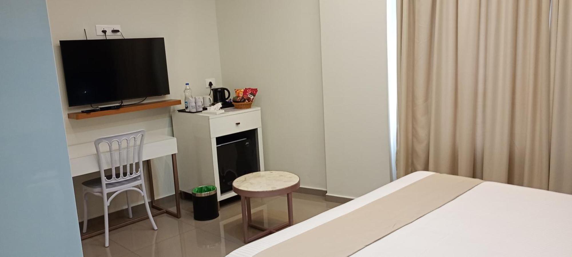 Hotel Sreevalsam Grande Pathanāmthitta Exteriér fotografie